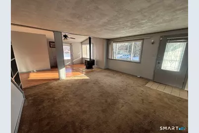 34 Seaver Circle, Bridgeport, CT 06606 - Photo 3