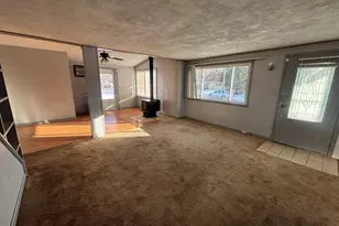 34 Seaver Cir, Bridgeport, CT 06606 - Photo 3