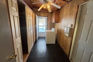 34 Seaver Cir, Bridgeport, CT 06606 - Photo 13