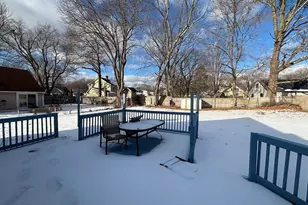 34 Seaver Cir, Bridgeport, CT 06606 - Photo 17