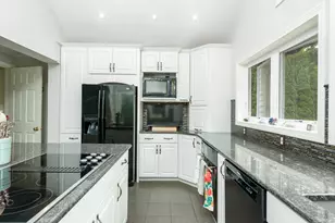 92 Grove Beach Rd S, Westbrook, CT 06498 - Photo 21