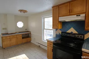 42 Woodbridge St, Manchester, CT 06042 - Photo 5