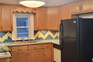 42 Woodbridge St, Manchester, CT 06042 - Photo 3