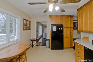 39 Perry Ln, Enfield, CT 06082 - Photo 11