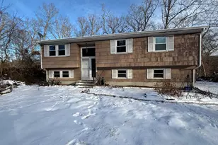 39 Latimer Dr, East Lyme, CT 06333 - Photo 1