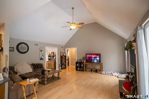 370 Tripp Hollow Rd, Brooklyn, CT 06234 - Photo 5