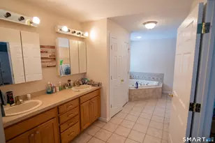 370 Tripp Hollow Rd, Brooklyn, CT 06234 - Photo 17