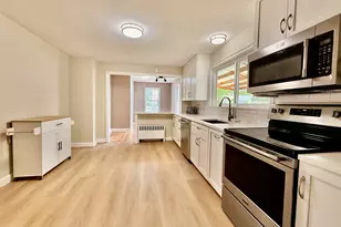 14 Hedge Dr, Norwalk, CT 06851 - Photo 9