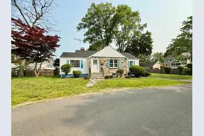 14 Hedge Drive, Norwalk, CT 06851 - Photo 1