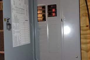 64 8th St, Newington, CT 06111 - Photo 17