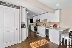 27 Strathmore Rd, West Haven, CT 06516 - Photo 3