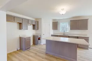 238 Simpson Ln, Montville, CT 06370 - Photo 9