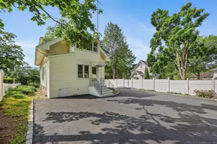 366 Suburban Ave, Fairfield, CT 06825 - Photo 33