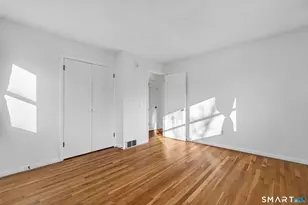 40 Sunrise Cir, Wallingford, CT 06492 - Photo 9