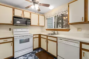 69 Perry St, Putnam, CT 06260 - Photo 9