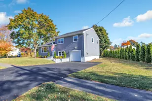 15 Smith Dr, Hamden, CT 06517 - Photo 3