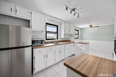 122 Algonquin Drive, Wallingford, CT 06492 - Photo 3