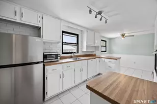 122 Algonquin Dr, Wallingford, CT 06492 - Photo 3