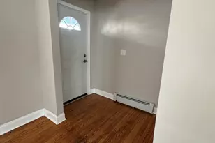 30 Milford St, Hartford, CT 06112 - Photo 9