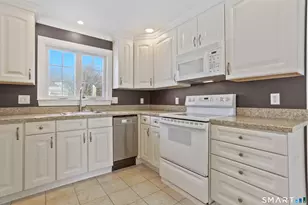 75 Middlebrooks Ave, Trumbull, CT 06611 - Photo 15