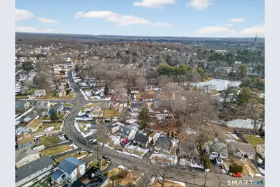 563 Lakeside Drive, Bridgeport, CT 06606 - Photo 3