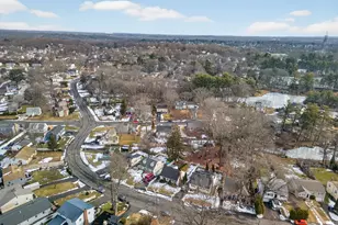 563 Lakeside Dr, Bridgeport, CT 06606 - Photo 3