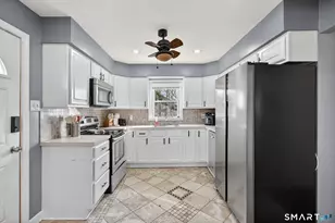 563 Lakeside Dr, Bridgeport, CT 06606 - Photo 9