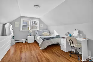 563 Lakeside Dr, Bridgeport, CT 06606 - Photo 17