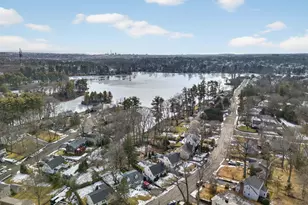 563 Lakeside Dr, Bridgeport, CT 06606 - Photo 29