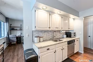 1 Essex Ct, Brookfield, CT 06804 - Photo 5