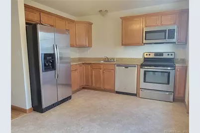 21 Bellevue Avenue #B, Vernon, CT 06066 - Photo 3