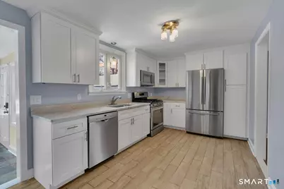 124 Lincoln Street, Hamden, CT 06518 - Photo 9