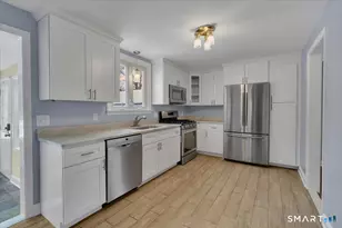 124 Lincoln St, Hamden, CT 06518 - Photo 9