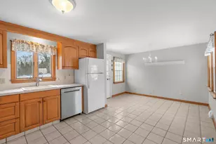 26 Knob Hill Dr, Hamden, CT 06518 - Photo 7