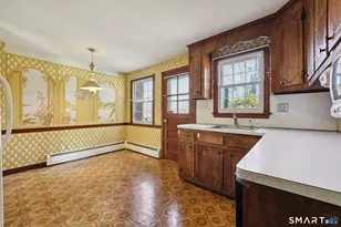 32 Lexington Cir, Newington, CT 06111 - Photo 9