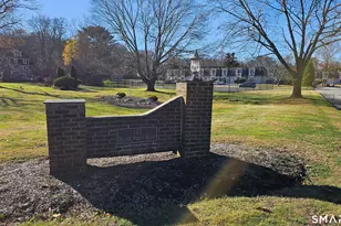 127 Black Point Rd, East Lyme, CT 06357 - Photo 1