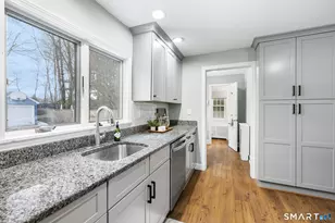 81 Lemay St, West Hartford, CT 06107 - Photo 9