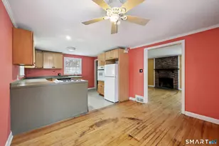 38 St Augustine St, West Hartford, CT 06110 - Photo 11