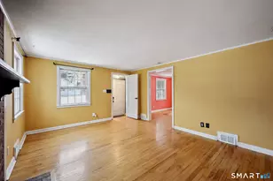 38 St Augustine St, West Hartford, CT 06110 - Photo 7