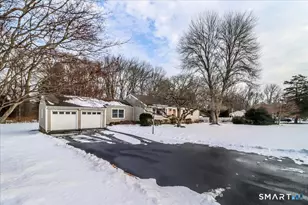 43 Woodmere Dr, Trumbull, CT 06611 - Photo 3