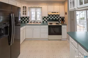 18 Edwards St, Stonington, CT 06379 - Photo 9