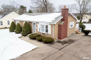 18 Edwards St, Stonington, CT 06379 - Photo 3