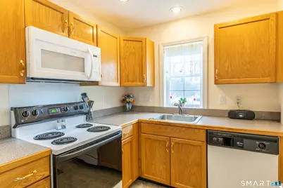 7 Sherwood Court #7, Portland, CT 06480 - Photo 9