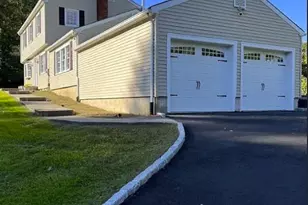 29 Harwood Dr, Danbury, CT 06810 - Photo 3