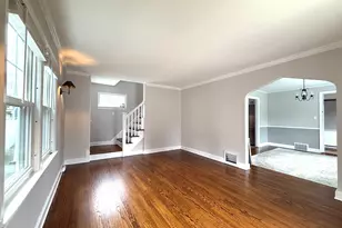 467 Wilson St, Fairfield, CT 06825 - Photo 3