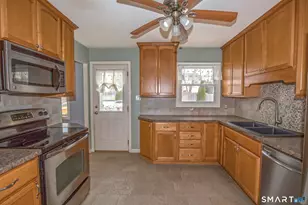 80 Brewster Rd, Enfield, CT 06082 - Photo 11