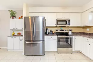 123 Pembroke Ct, Meriden, CT 06450 - Photo 9