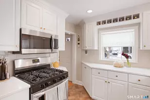 45 Lockwood Ln, Norwalk, CT 06851 - Photo 9