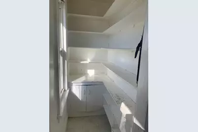 203 Wayne Street, Bridgeport, CT 06606 - Photo 15