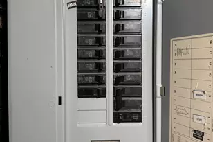 203 Wayne St, Bridgeport, CT 06606 - Photo 29